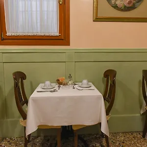 palazzo-cendon.hotelinveneto.com/